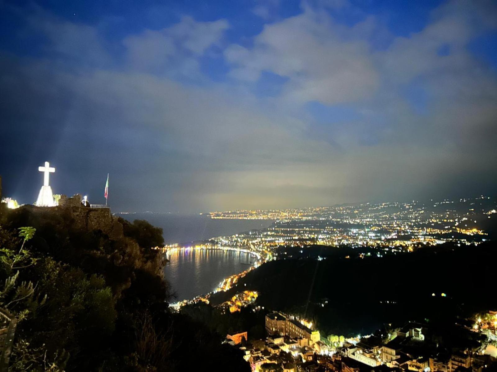 Apartament L'Host In Taormina Zewnętrze zdjęcie